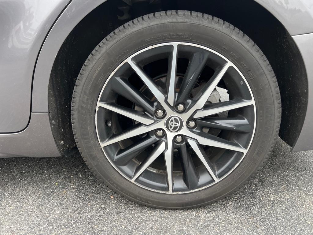 Toyota Camry  2021