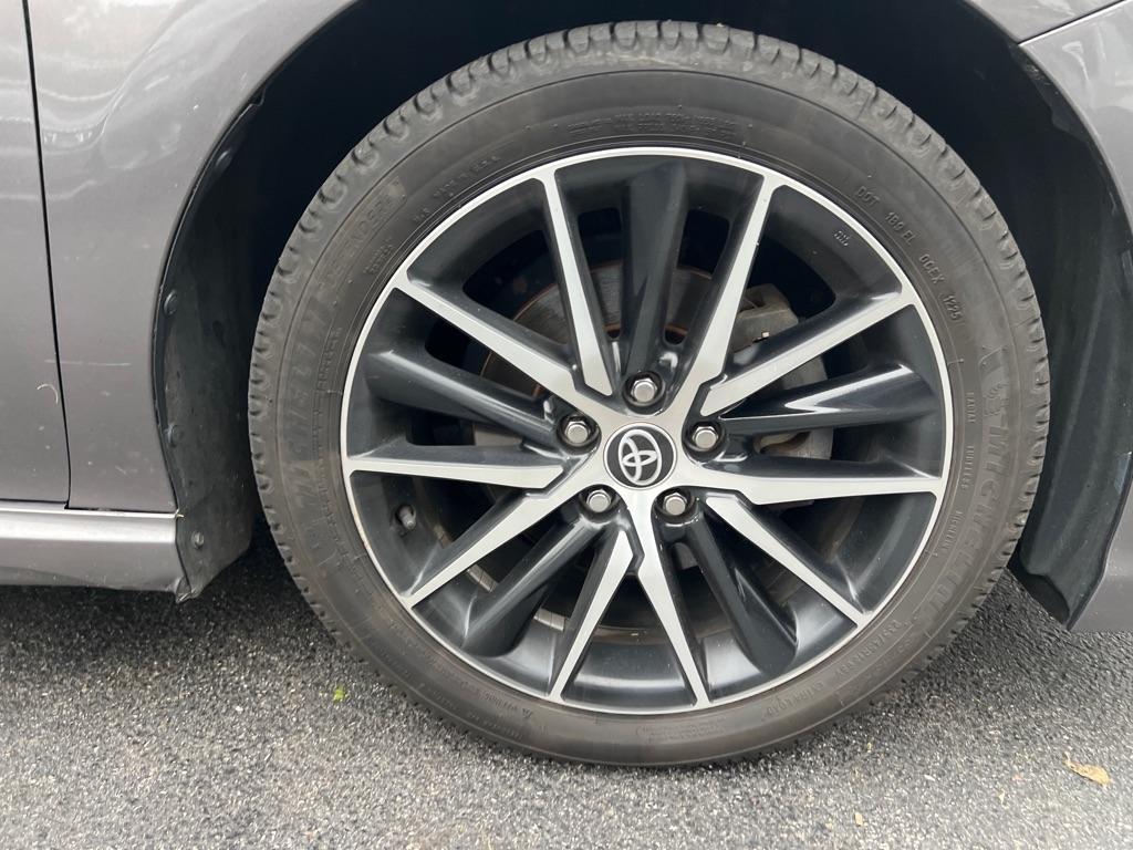 Toyota Camry  2021