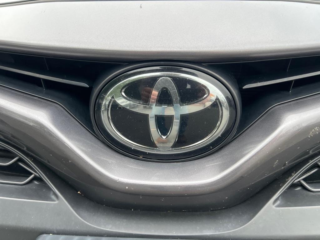 Toyota Camry  2021