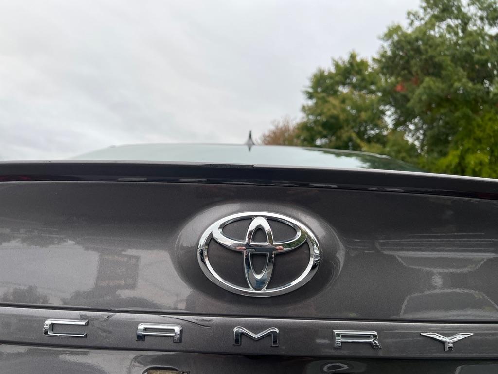 Toyota Camry  2021