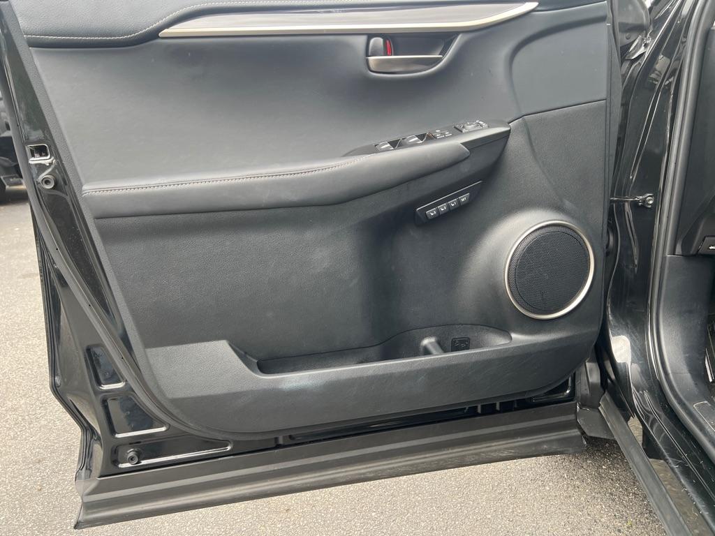 Lexus NX  2019