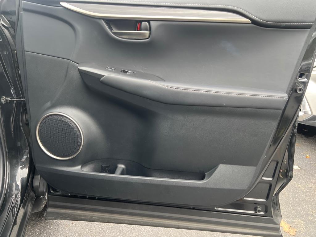 Lexus NX  2019