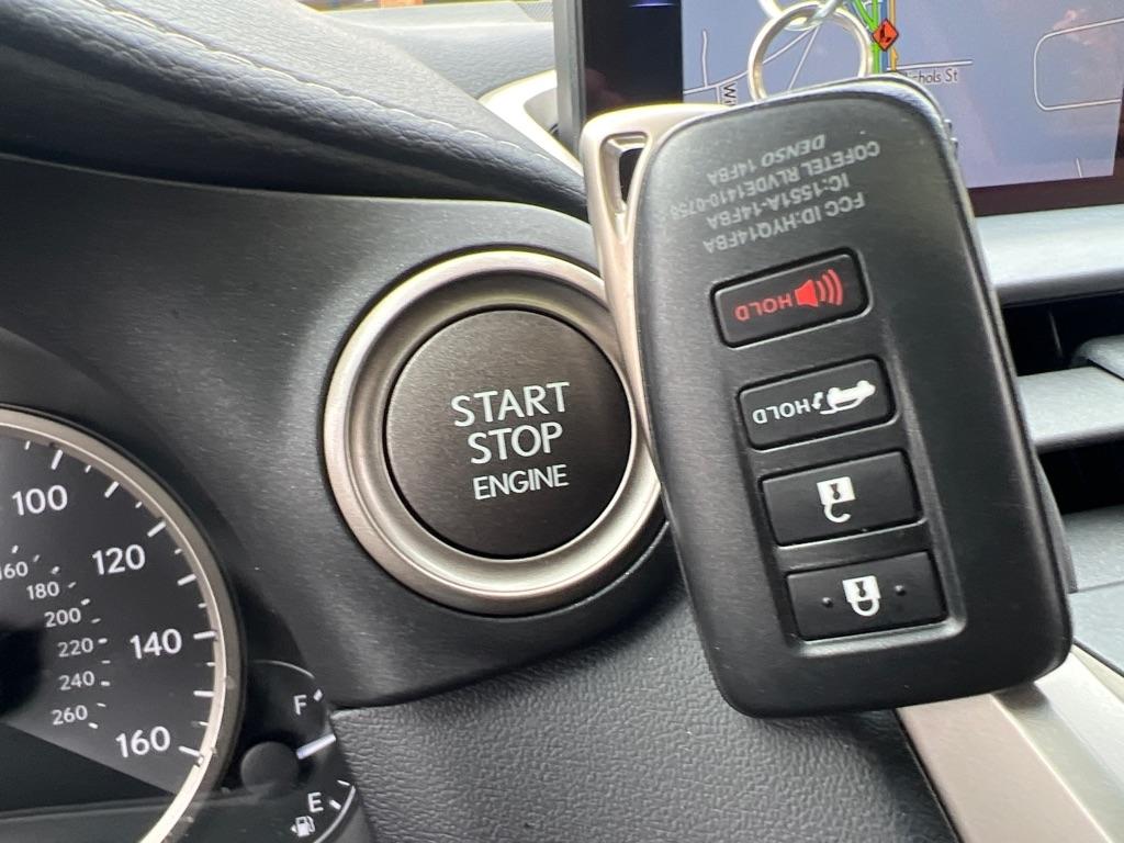 Lexus NX  2019