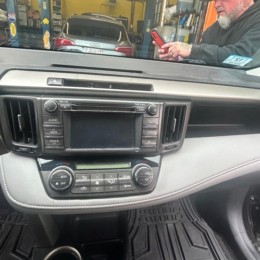 Toyota RAV4  2013