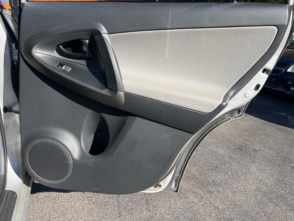 Toyota RAV4  2012