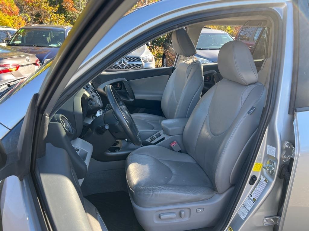 Toyota RAV4  2012