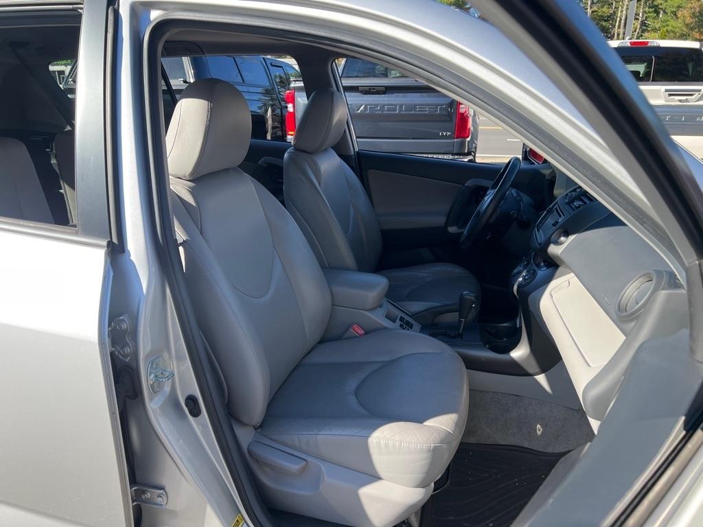 Toyota RAV4  2012