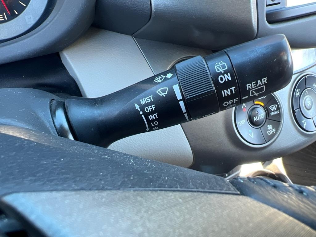 Toyota RAV4  2012