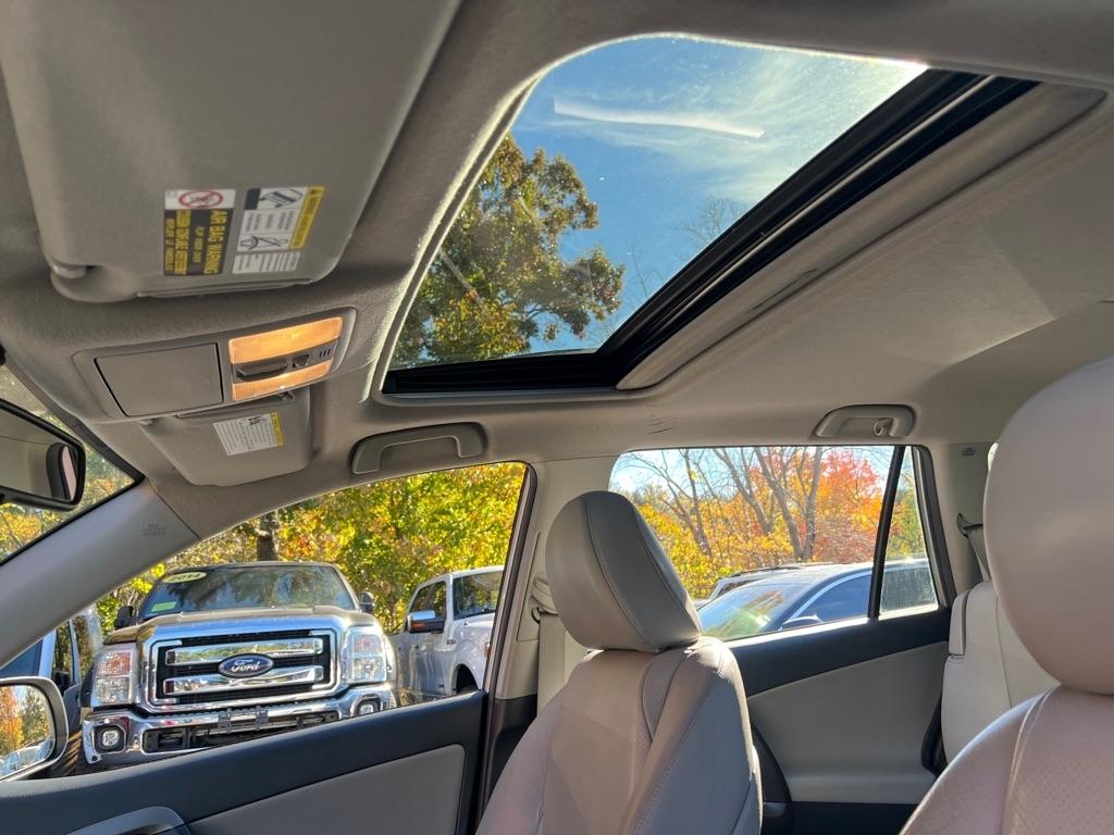 Toyota RAV4  2012