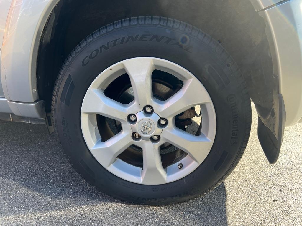 Toyota RAV4  2012