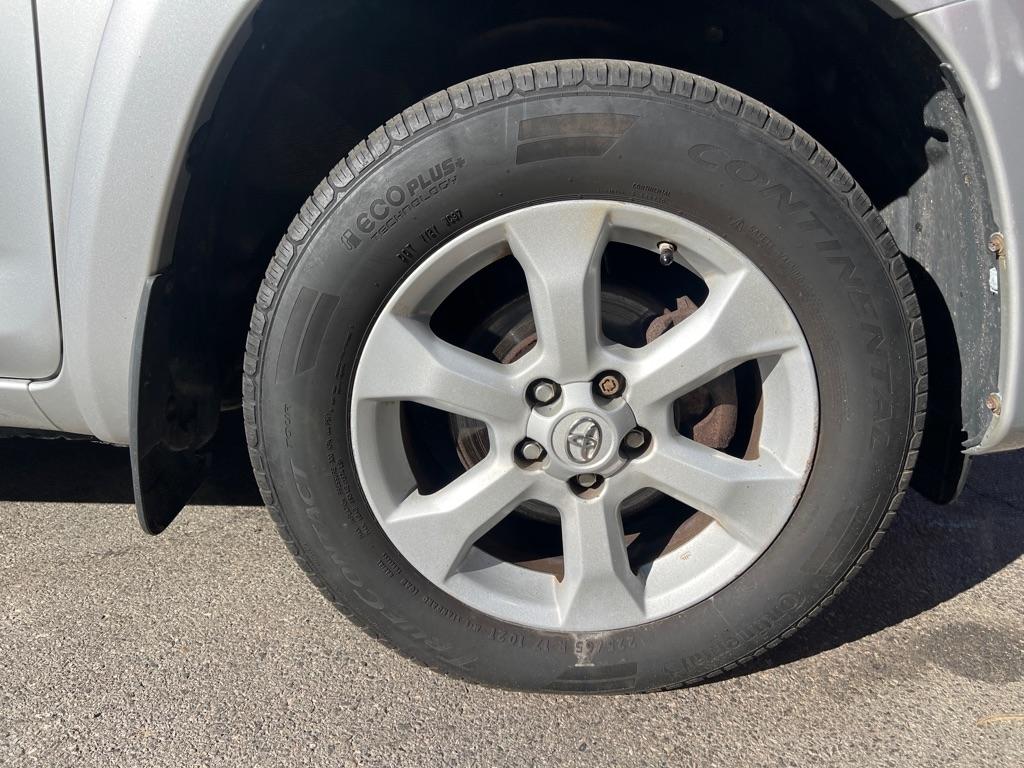 Toyota RAV4  2012