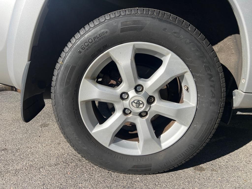 Toyota RAV4  2012