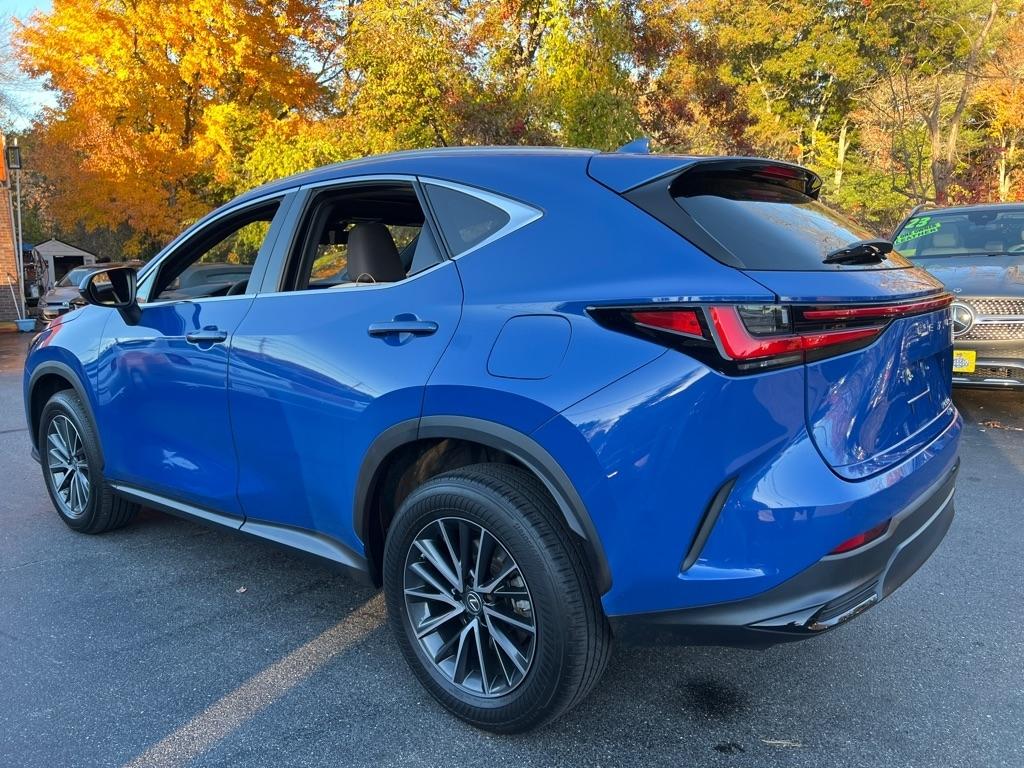 Lexus NX  2023
