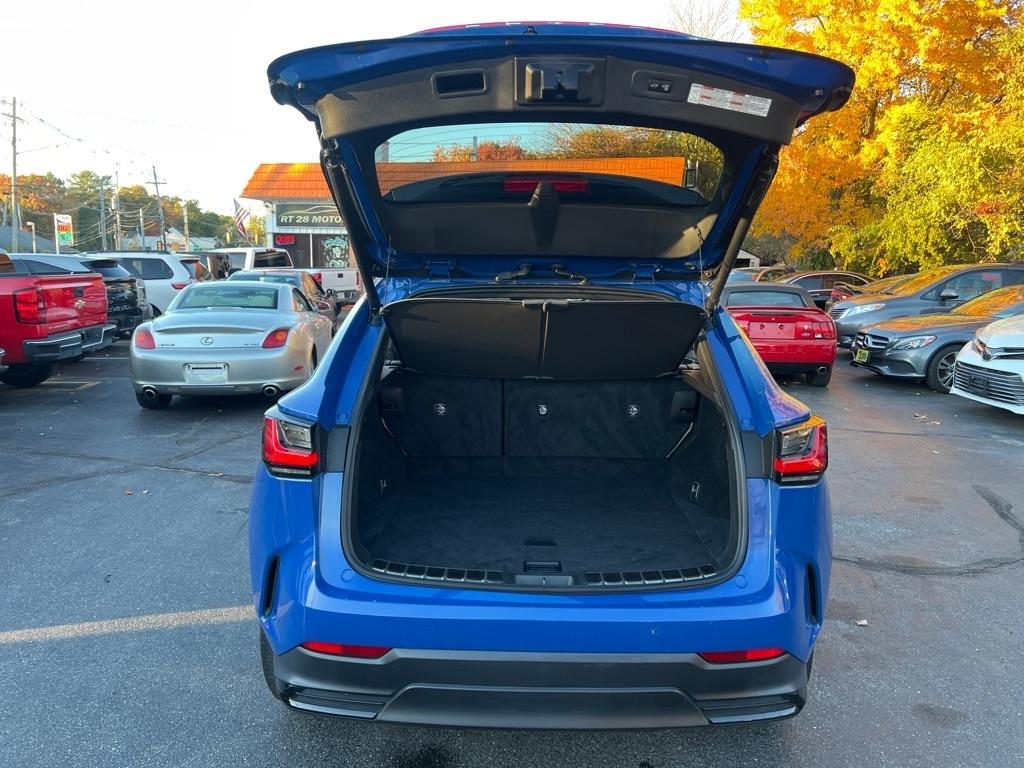 Lexus NX  2023