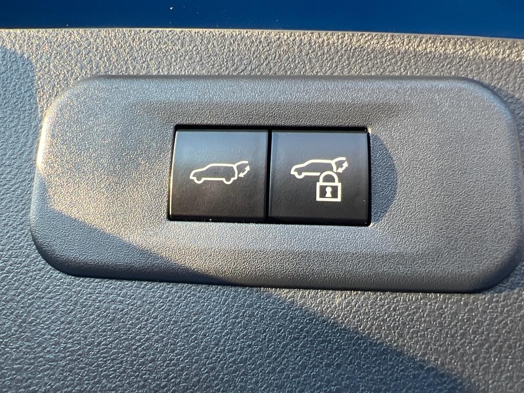 Lexus NX  2023