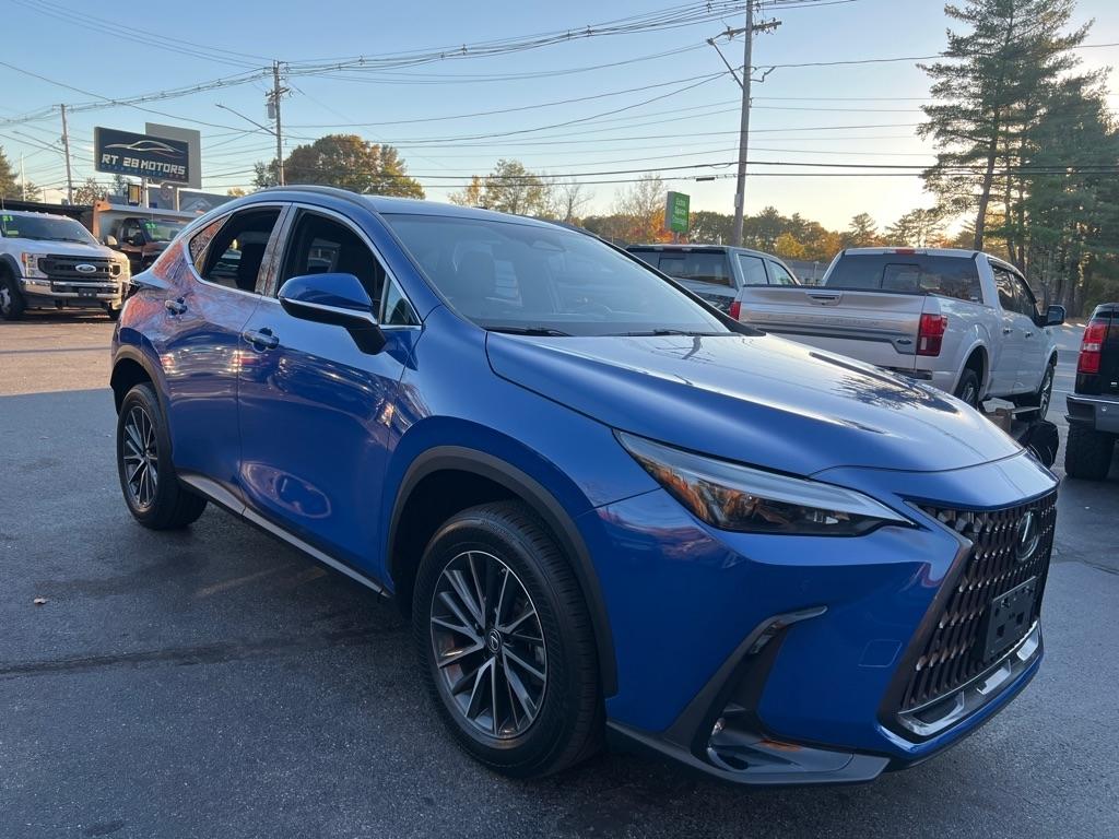 Lexus NX  2023