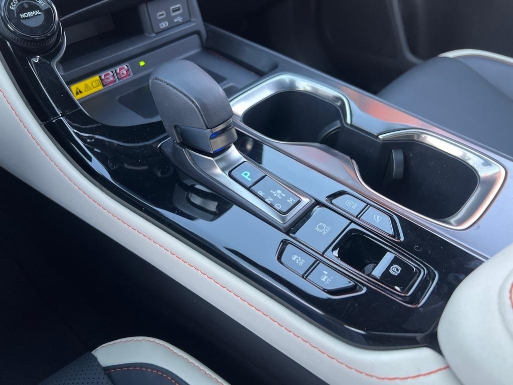 Lexus NX  2023