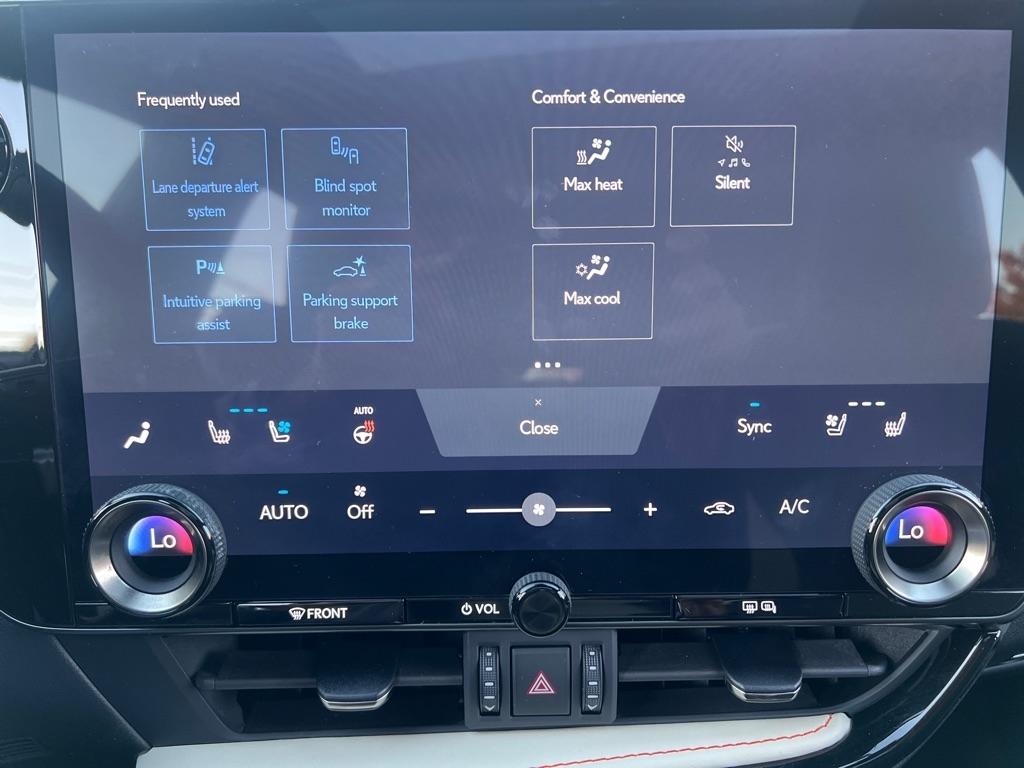 Lexus NX  2023