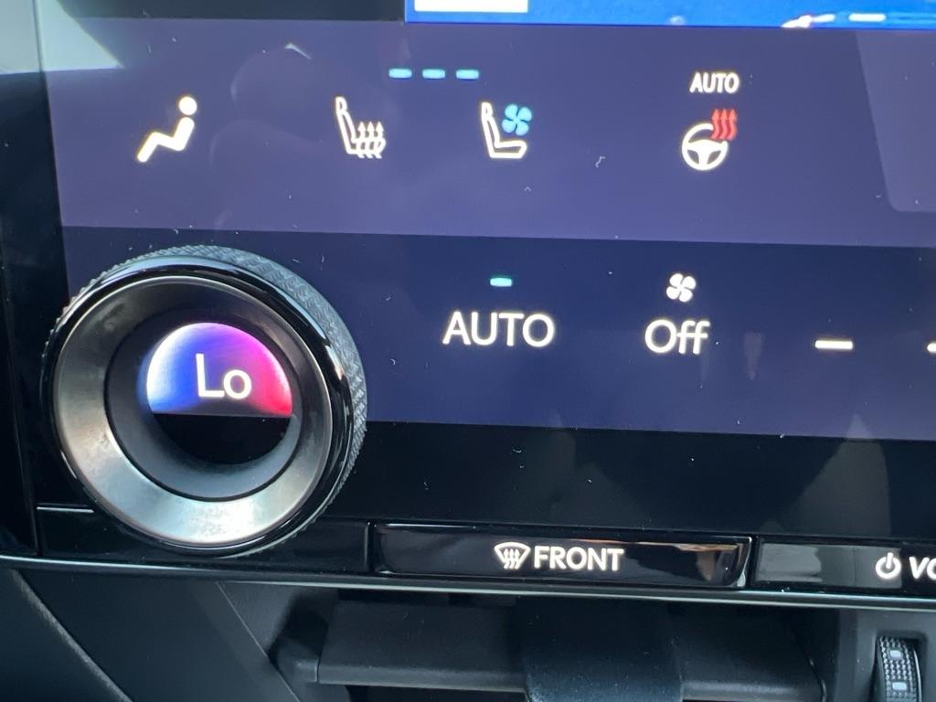 Lexus NX  2023