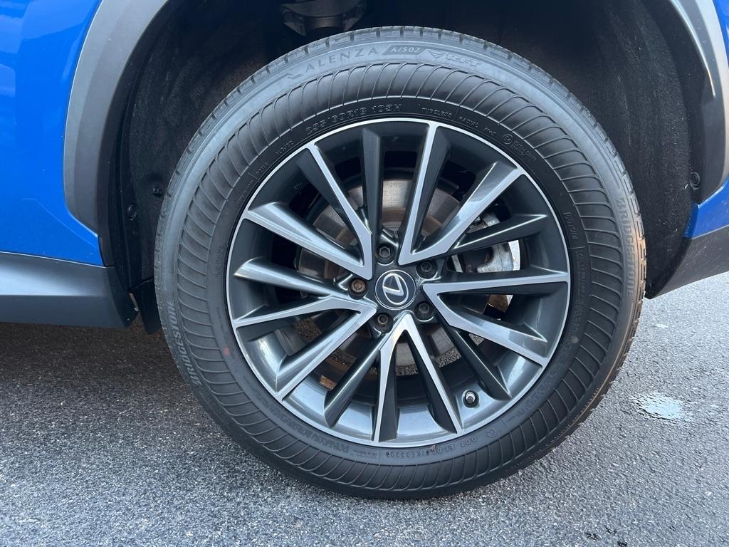 Lexus NX  2023
