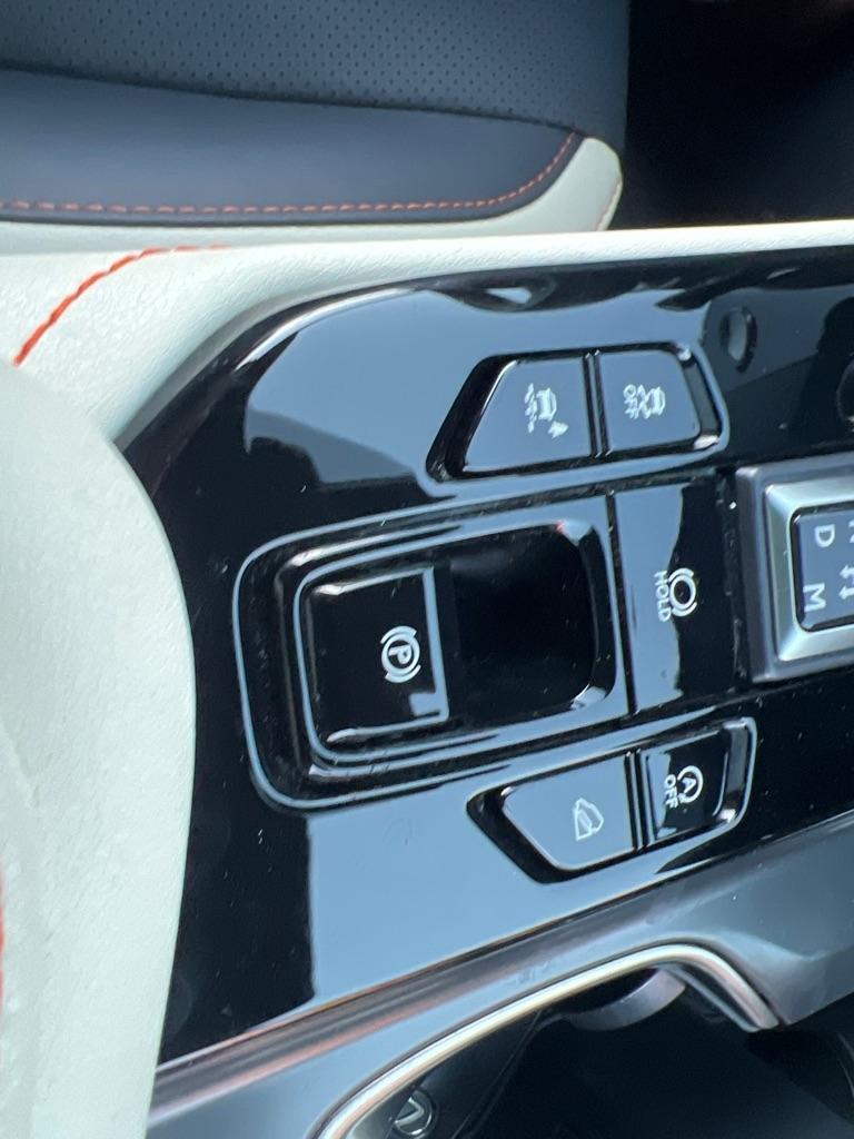 Lexus NX  2023