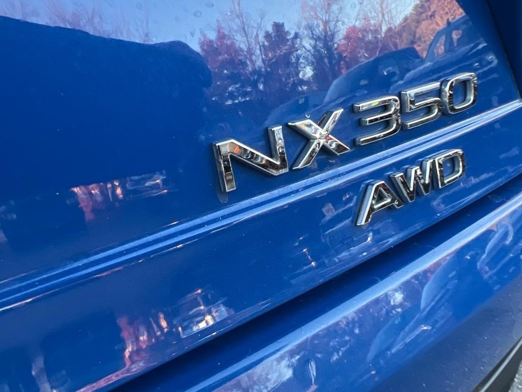 Lexus NX  2023