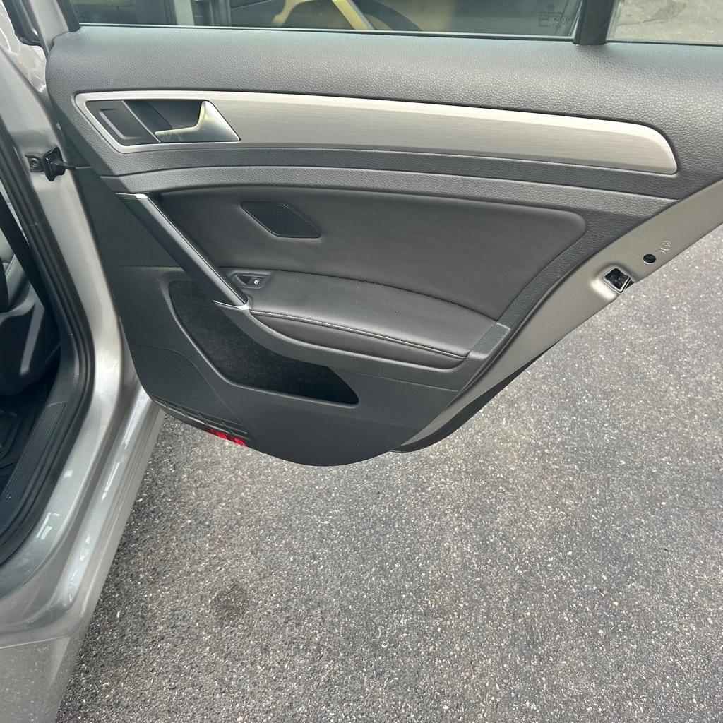 Volkswagen Golf  2017