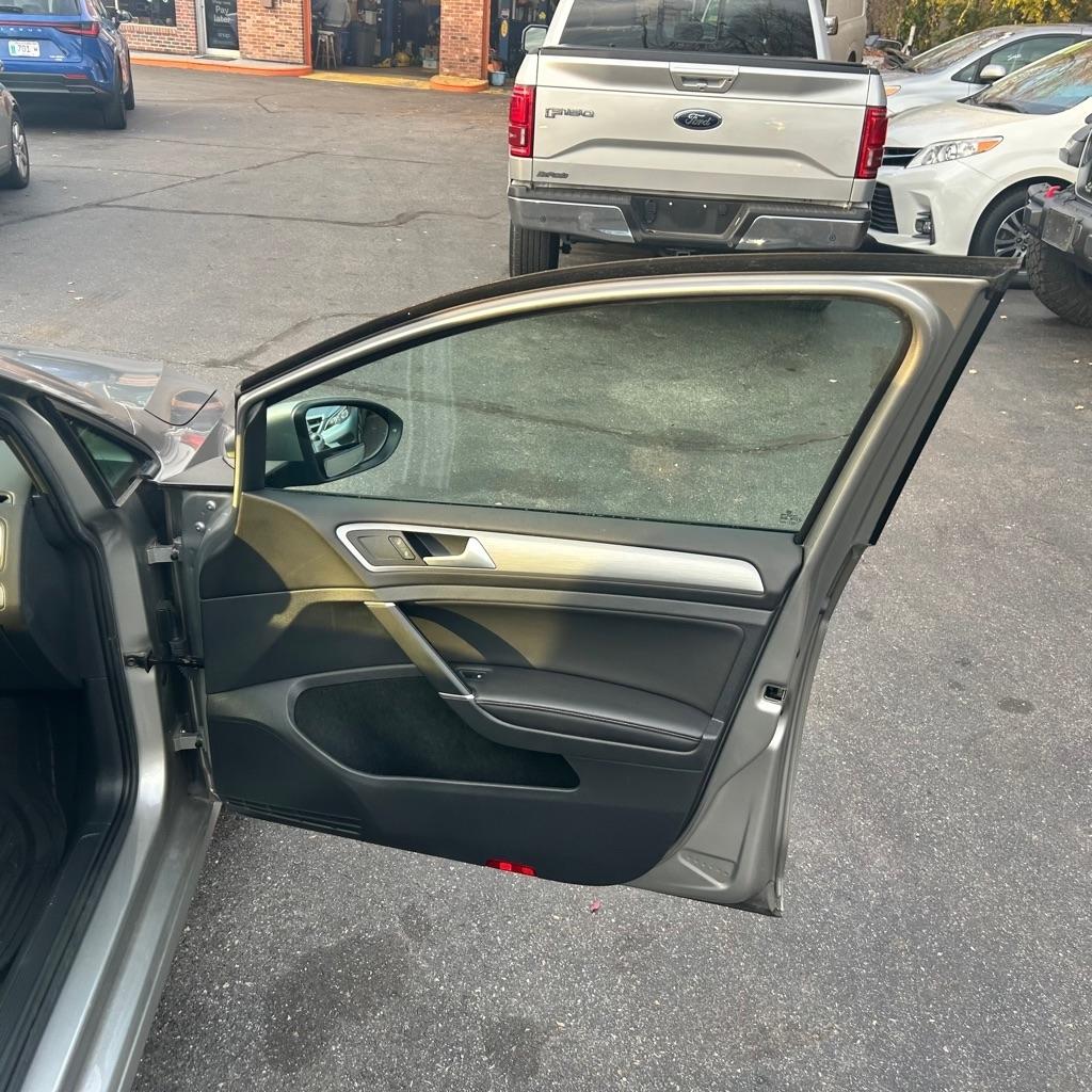 Volkswagen Golf  2017