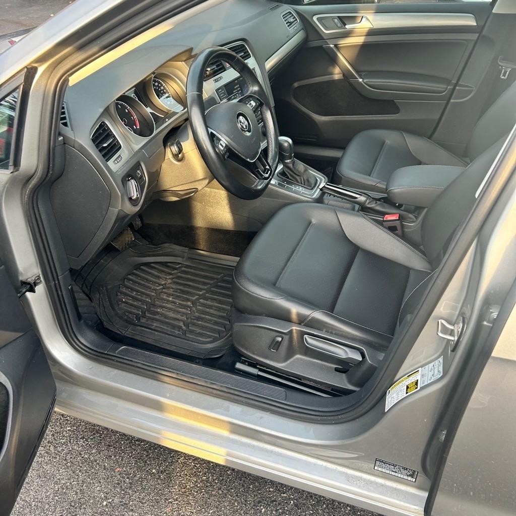 Volkswagen Golf  2017