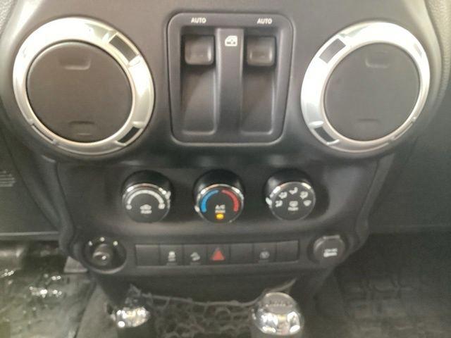 Jeep Wrangler  2015