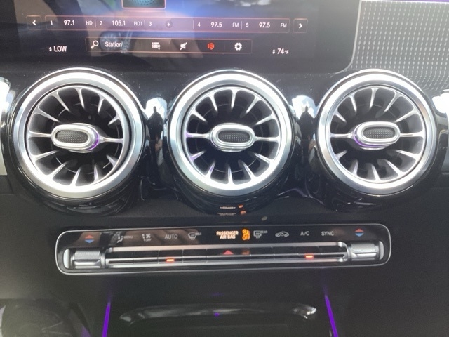 Mercedes-Benz GLB-Class  2021