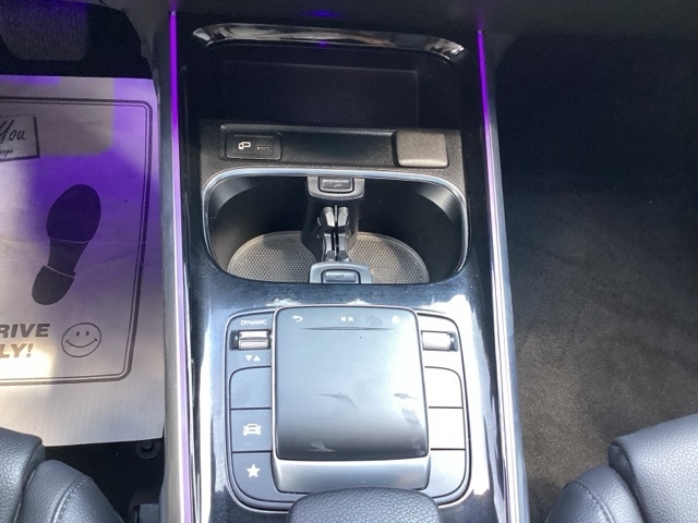 Mercedes-Benz GLB-Class  2021