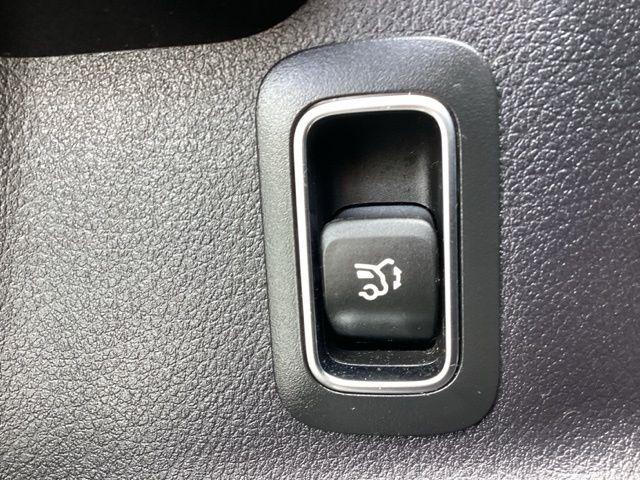 Mercedes-Benz GLB-Class  2021