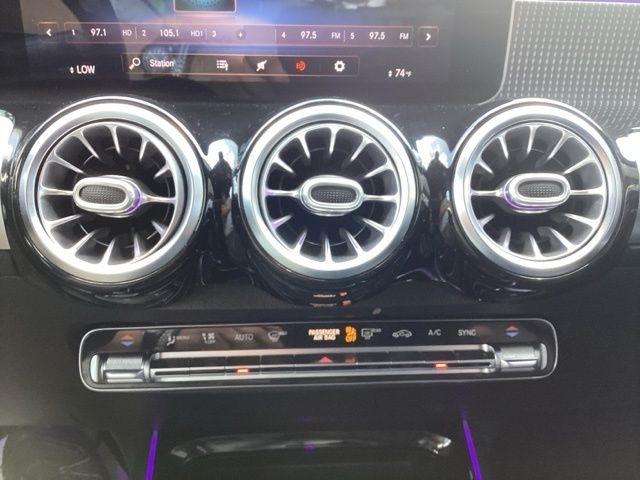 Mercedes-Benz GLB-Class  2021