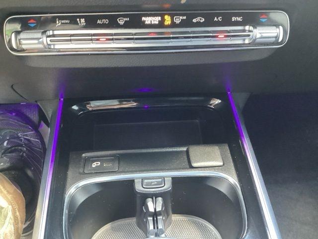 Mercedes-Benz GLB-Class  2021