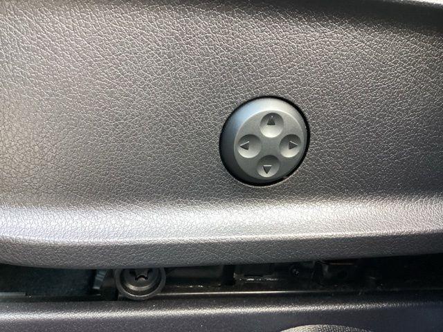 Mercedes-Benz GLB-Class  2021