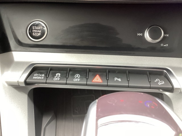 Audi Q3  2024 Audi Q3  2024