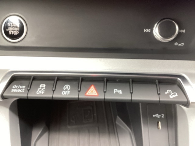 Audi Q3  2024 Audi Q3  2024