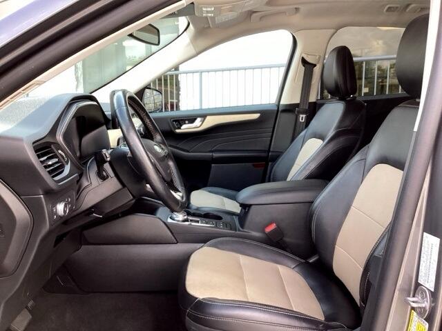 2021 Ford Escape Titanium Hybrid photo 33
