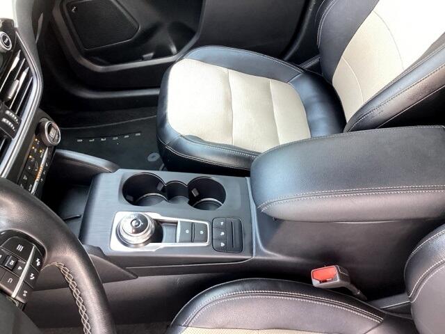 2021 Ford Escape Titanium Hybrid photo 34