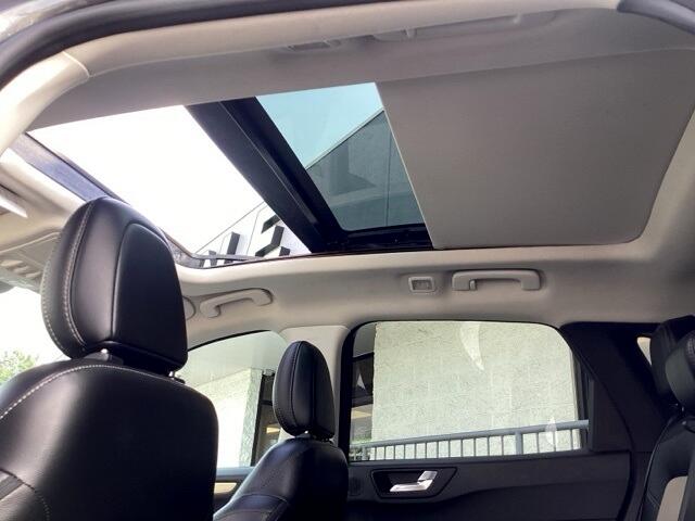 2021 Ford Escape Titanium Hybrid photo 40