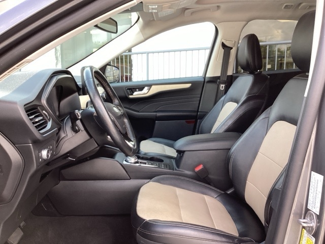 Ford Escape Hybrid  2021