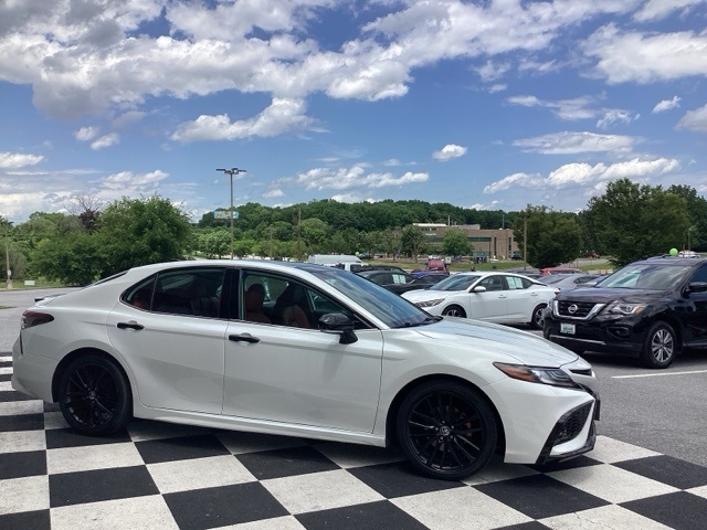 2021 Toyota Camry XSE photo 4