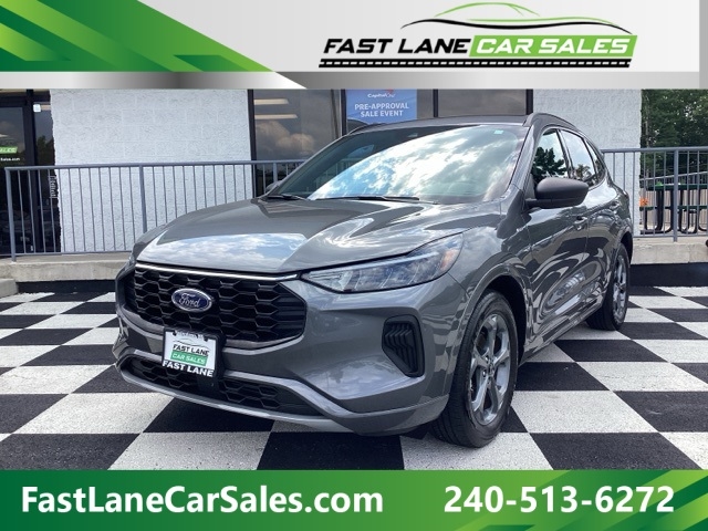 2023 Ford Escape ST-Line's photo