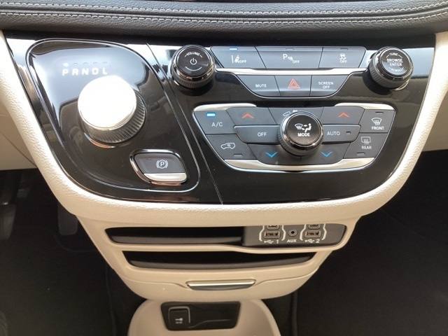 Chrysler Pacifica Hybrid  2023 Chrysler Pacifica Hybrid  2023