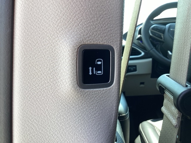 Chrysler Pacifica Hybrid  2023 Chrysler Pacifica Hybrid  2023