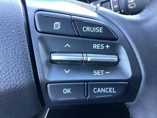 Hyundai Kona EV  2021