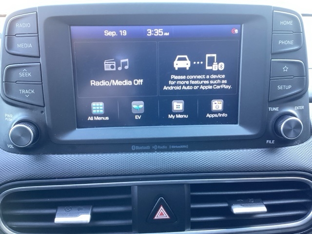 Hyundai Kona EV  2021