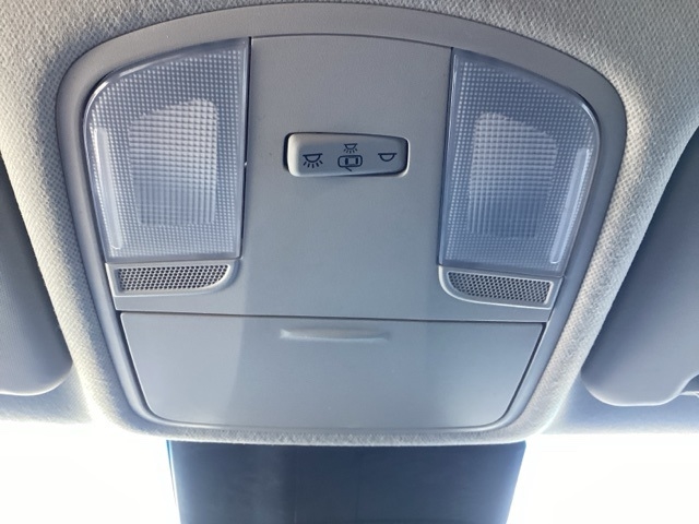 Hyundai Kona EV  2021