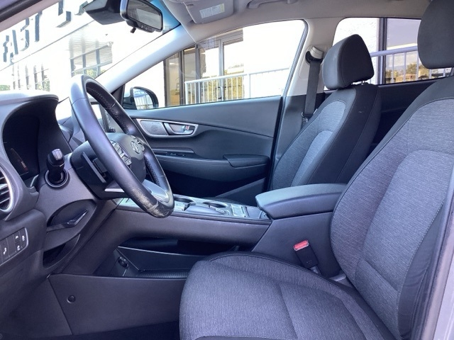 Hyundai Kona EV  2021